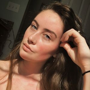 Meet your Posher, Ava